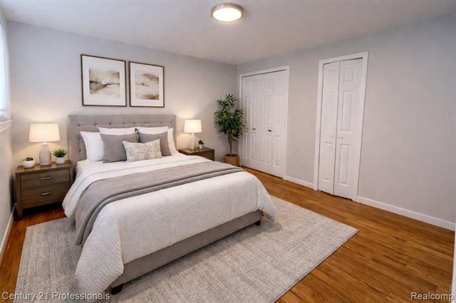 30604 Ann Arbor Trail, Westland, MI 48185