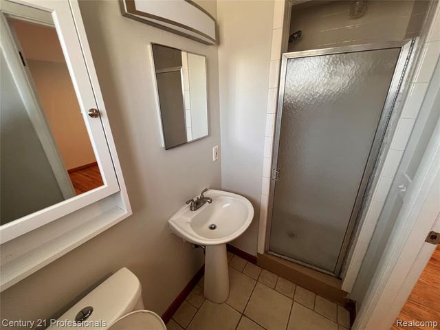 30604 Ann Arbor Trail, Westland, MI 48185