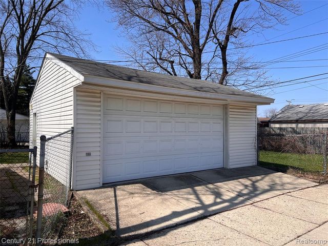 30604 Ann Arbor Trail, Westland, MI 48185