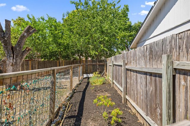 9228 Partridge CIR, Austin, TX 78758