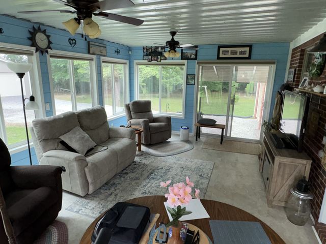 2465 Bybee Chapel Rd, Rock Island, TN 38581