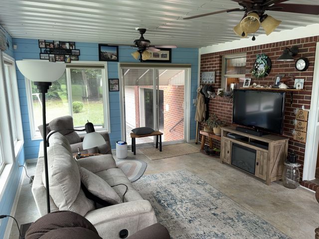 2465 Bybee Chapel Rd, Rock Island, TN 38581