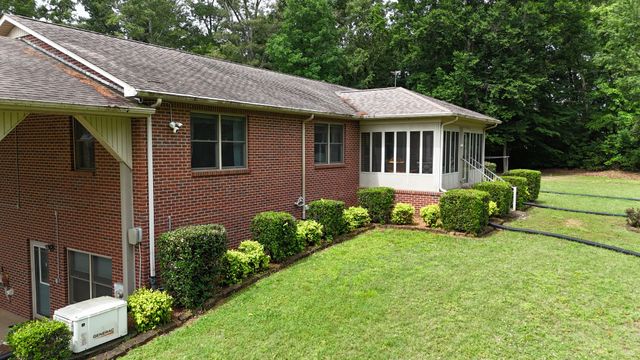 2465 Bybee Chapel Rd, Rock Island, TN 38581