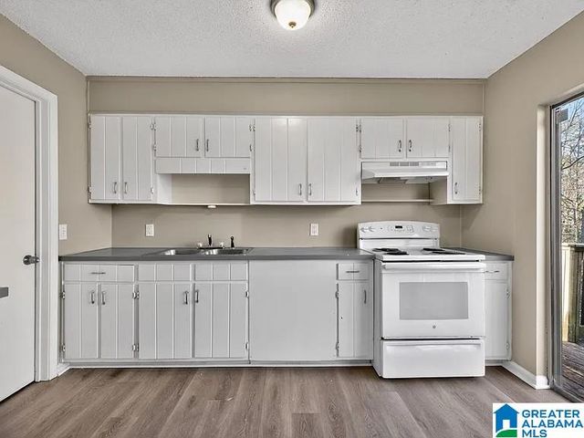 3031 APPLE VALLEY LANE, Birmingham, AL 35215