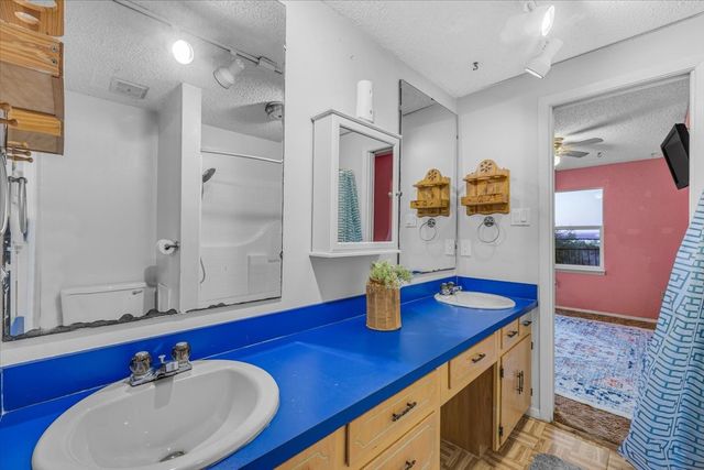 1106 Scenic Drive, Granbury, TX 76048