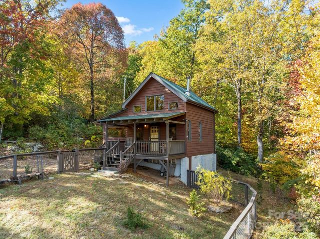 121 Pairofdice Way, Lake Lure, NC 28746
