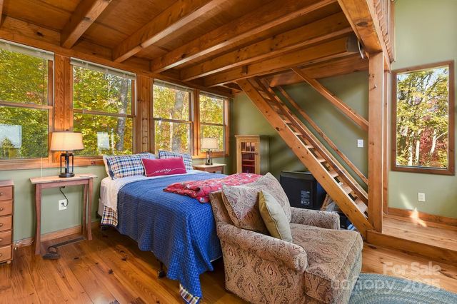 121 Pairofdice Way, Lake Lure, NC 28746