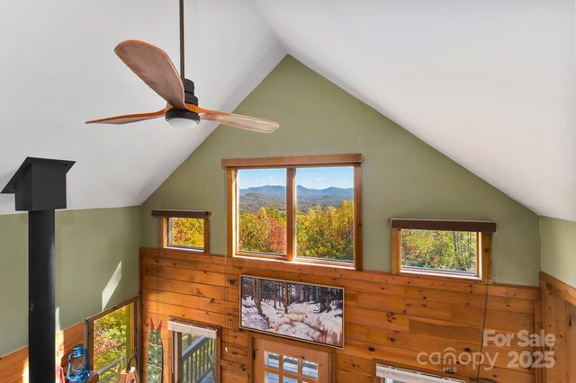 121 Pairofdice Way, Lake Lure, NC 28746
