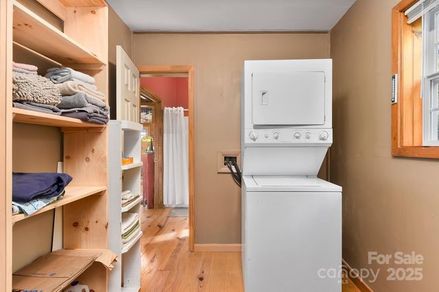 121 Pairofdice Way, Lake Lure, NC 28746