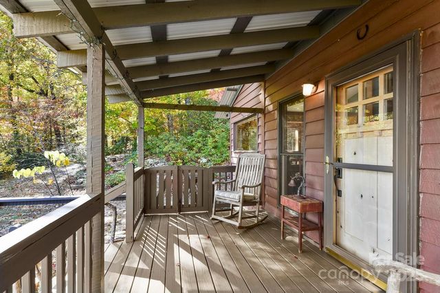 121 Pairofdice Way, Lake Lure, NC 28746