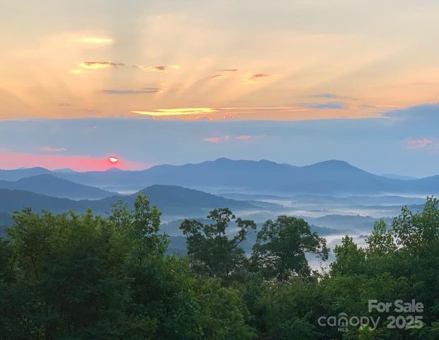 121 Pairofdice Way, Lake Lure, NC 28746