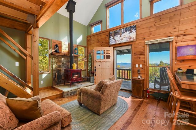 121 Pairofdice Way, Lake Lure, NC 28746