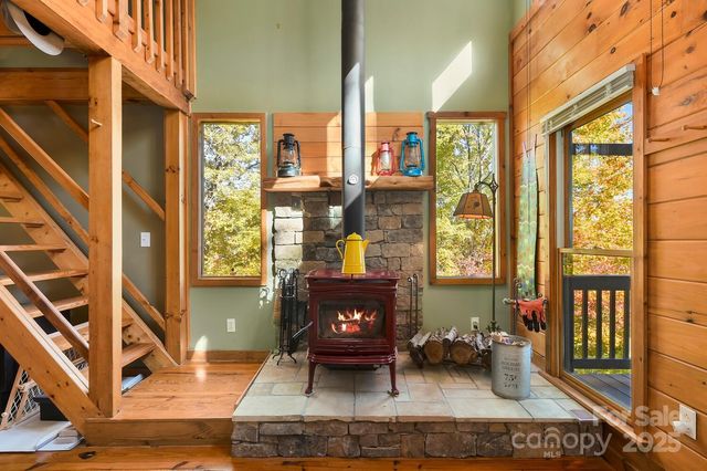 121 Pairofdice Way, Lake Lure, NC 28746