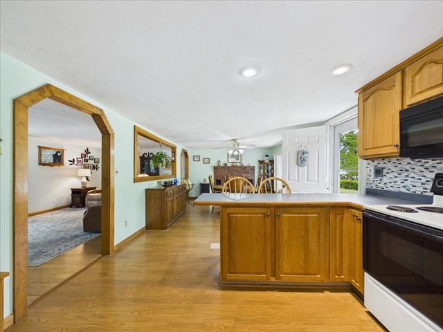 13 Thrush Ave, Plymouth, MA 02360