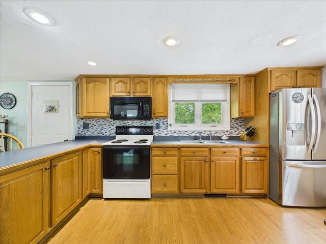 13 Thrush Ave, Plymouth, MA 02360
