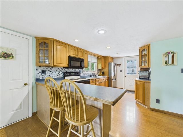 13 Thrush Ave, Plymouth, MA 02360