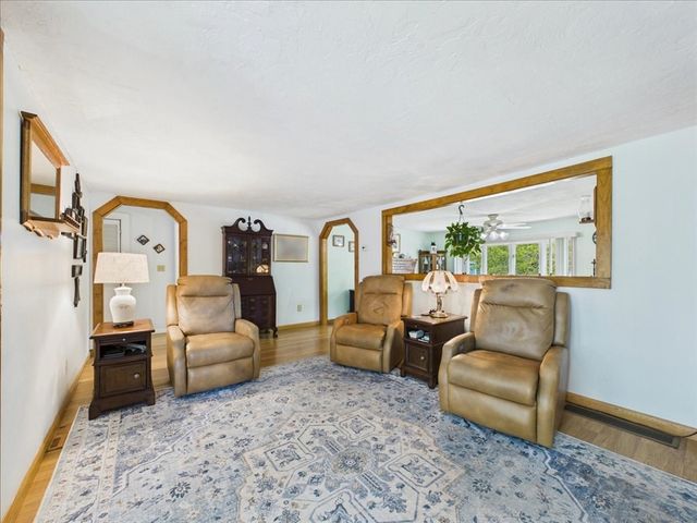 13 Thrush Ave, Plymouth, MA 02360