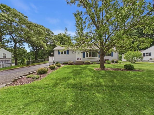 13 Thrush Ave, Plymouth, MA 02360