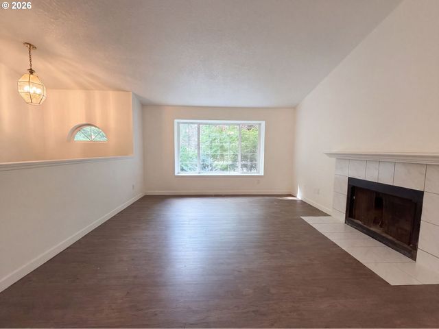845 Se 8TH St, Gresham, OR 97080