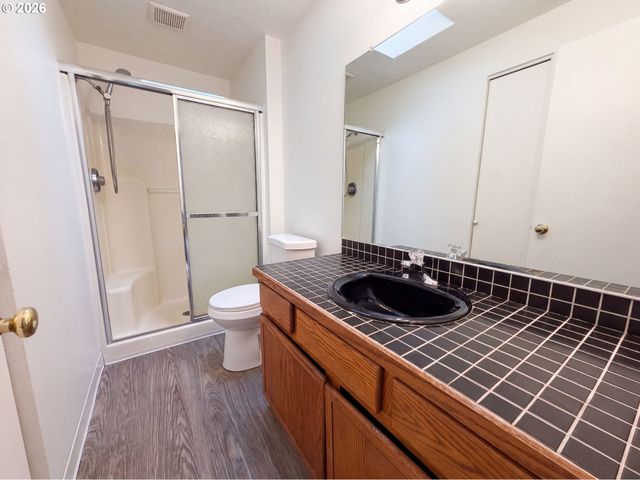 845 Se 8TH St, Gresham, OR 97080