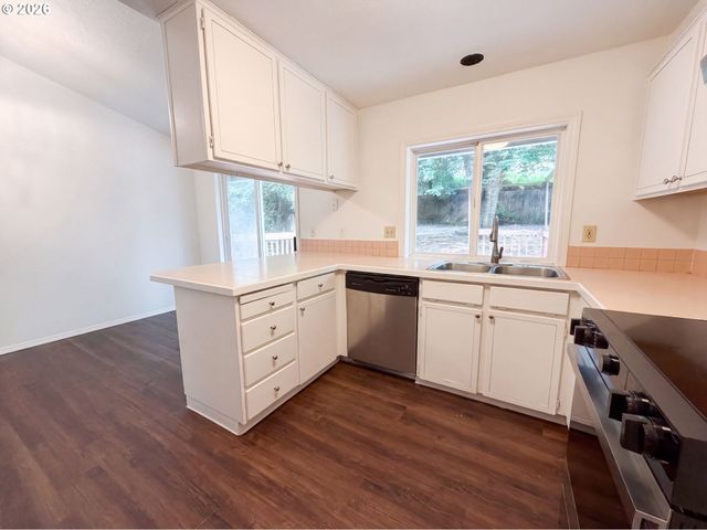 845 Se 8TH St, Gresham, OR 97080