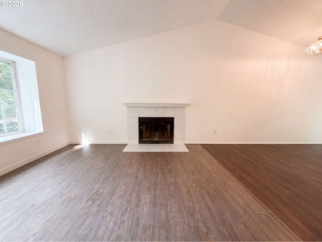 845 Se 8TH St, Gresham, OR 97080