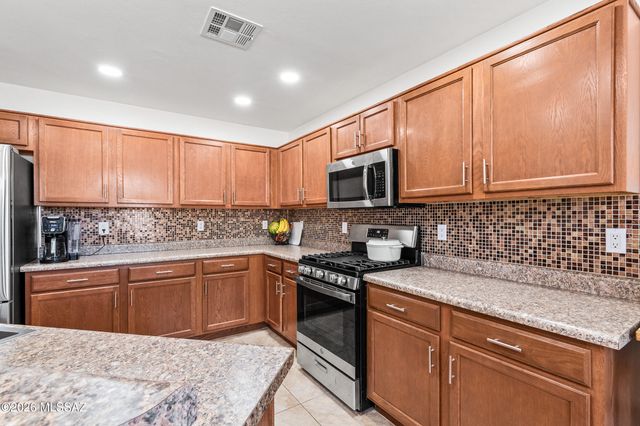 860 W Placita El Cauce Rico, Green Valley, AZ 85614