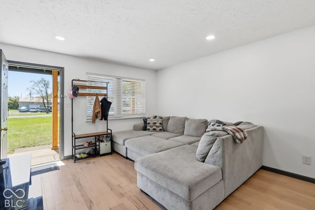 2814 W Walnut Drive, Greenfield, IN 46140