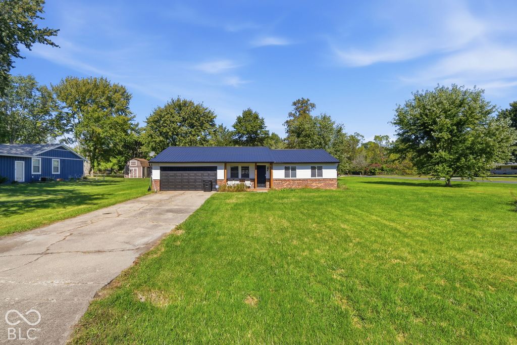 2814 W Walnut Drive, Greenfield, IN 46140