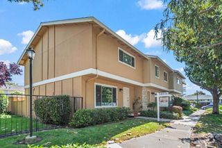 26 Saw Mill Court, Mountain View, CA 94043