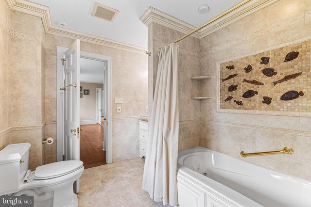 764 GLEN RD, Jenkintown, PA 19046