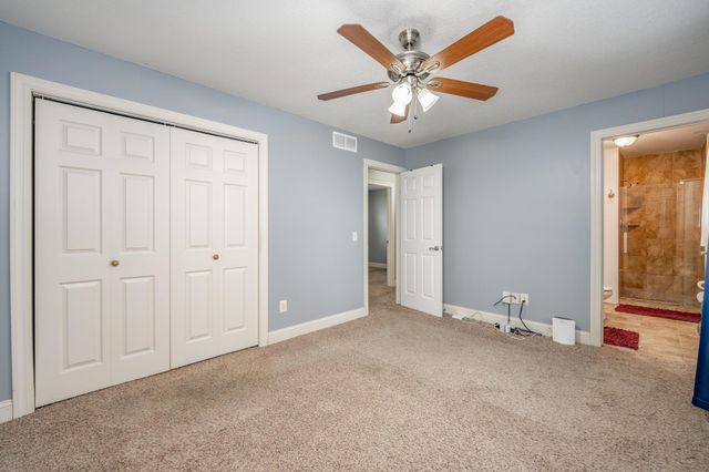 3 Son Ct, Valley Center, KS 67147