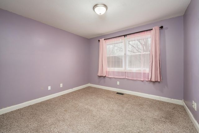 3 Son Ct, Valley Center, KS 67147