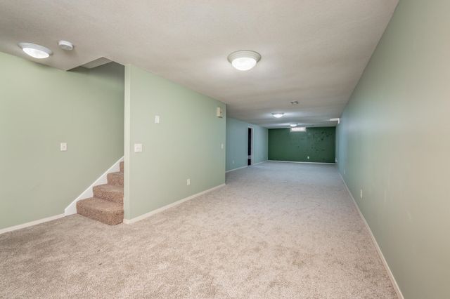 3 Son Ct, Valley Center, KS 67147