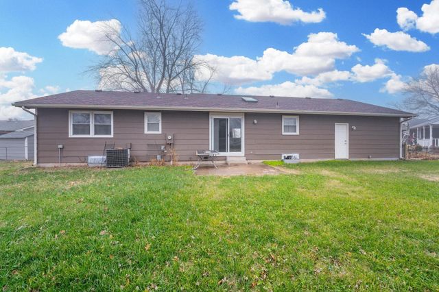 3 Son Ct, Valley Center, KS 67147