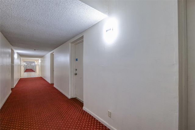 4770 NW 21st St 302, Lauderhill, FL 33313