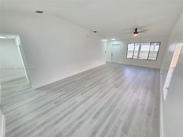 5307 NW 93rd Ave, Sunrise, FL 33351