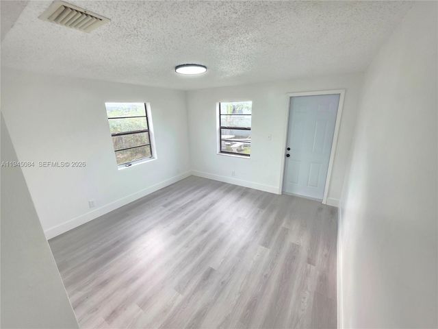 5307 NW 93rd Ave, Sunrise, FL 33351