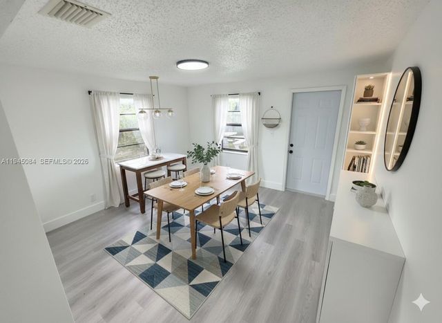 5307 NW 93rd Ave, Sunrise, FL 33351