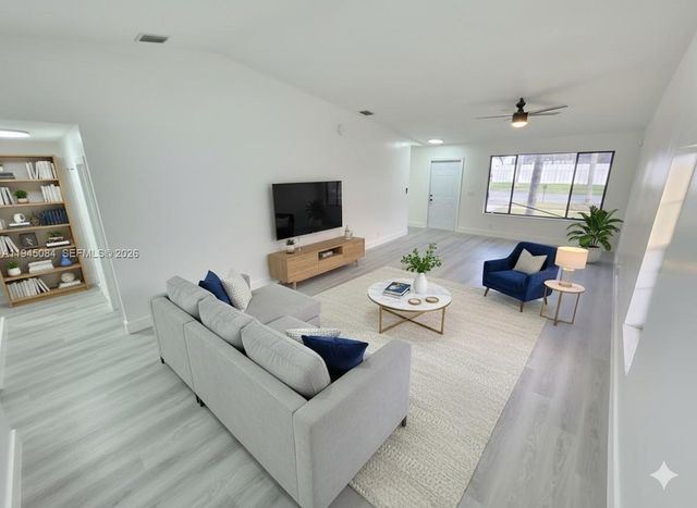 5307 NW 93rd Ave, Sunrise, FL 33351