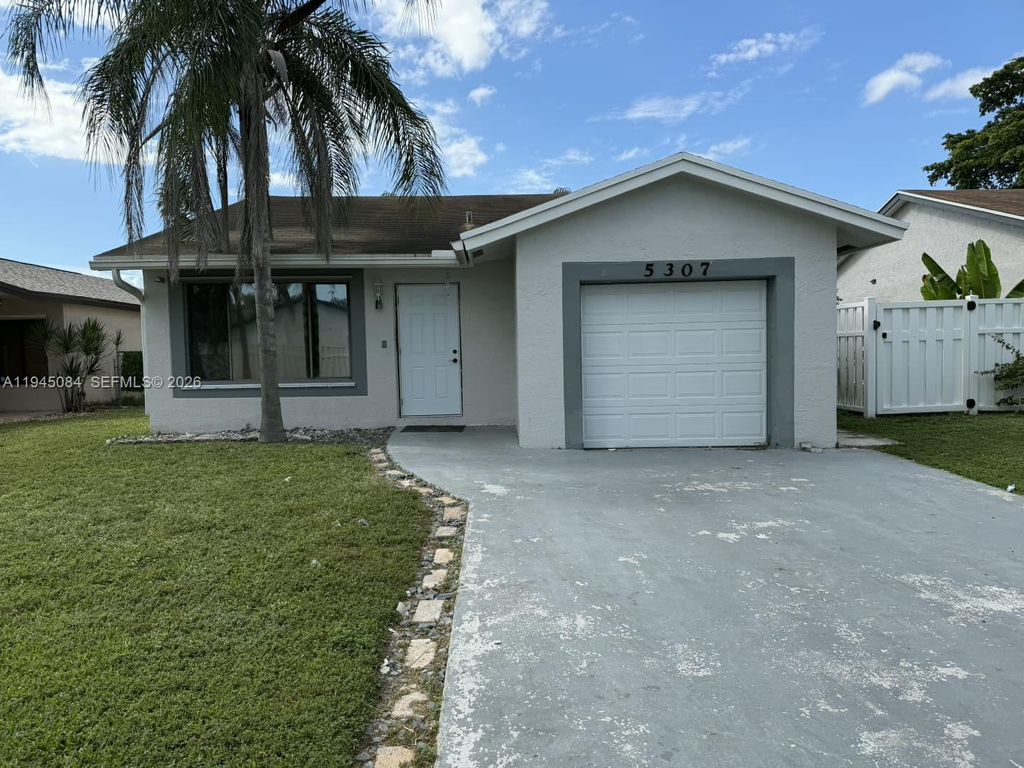 5307 NW 93rd Ave, Sunrise, FL 33351