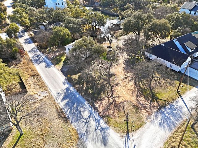 610 Williams Lakeshore, Kingsland, TX 78639