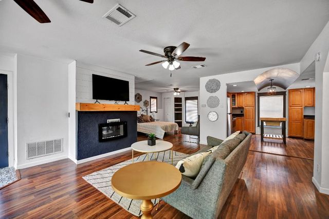 610 Williams Lakeshore, Kingsland, TX 78639