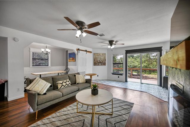 610 Williams Lakeshore, Kingsland, TX 78639