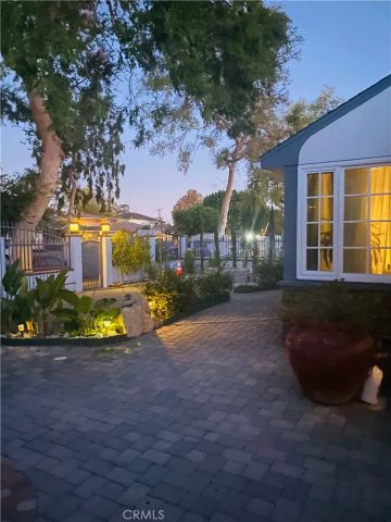 5929 Colfax Avenue, North Hollywood, CA 91601