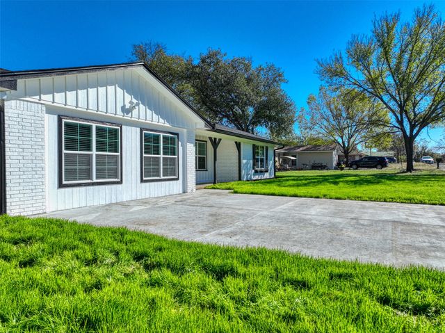 111 Kay, Robinson, TX 76706