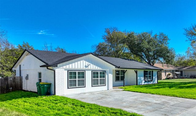 111 Kay, Robinson, TX 76706