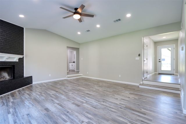 111 Kay, Robinson, TX 76706