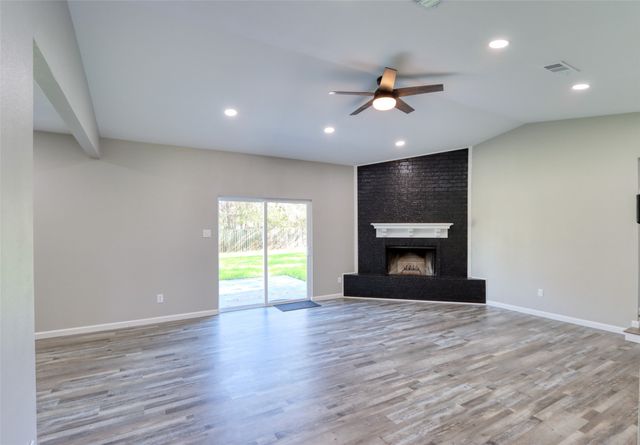 111 Kay, Robinson, TX 76706