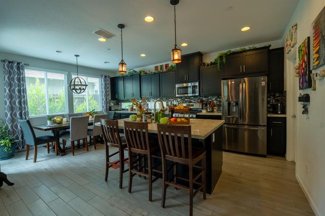 1038 Bridlewood Dr, Rocklin, CA 95765